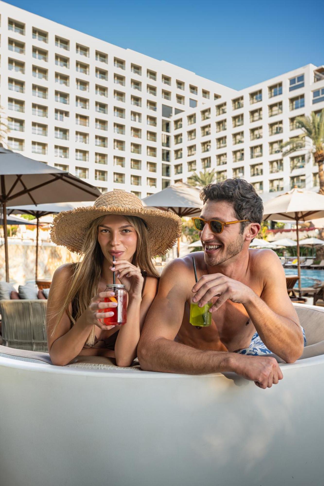 Nevo By Isrotel Collection Ein Bokek Eksteriør bilde Tourists at a resort in Egypt